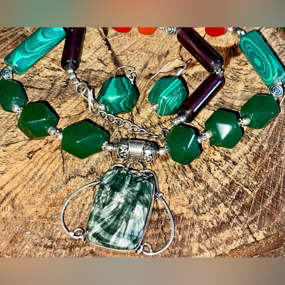 Green Chalcedony, Malachite, Seraphinite Necklace Pendant & Earrings Set - Picture 4 of 9